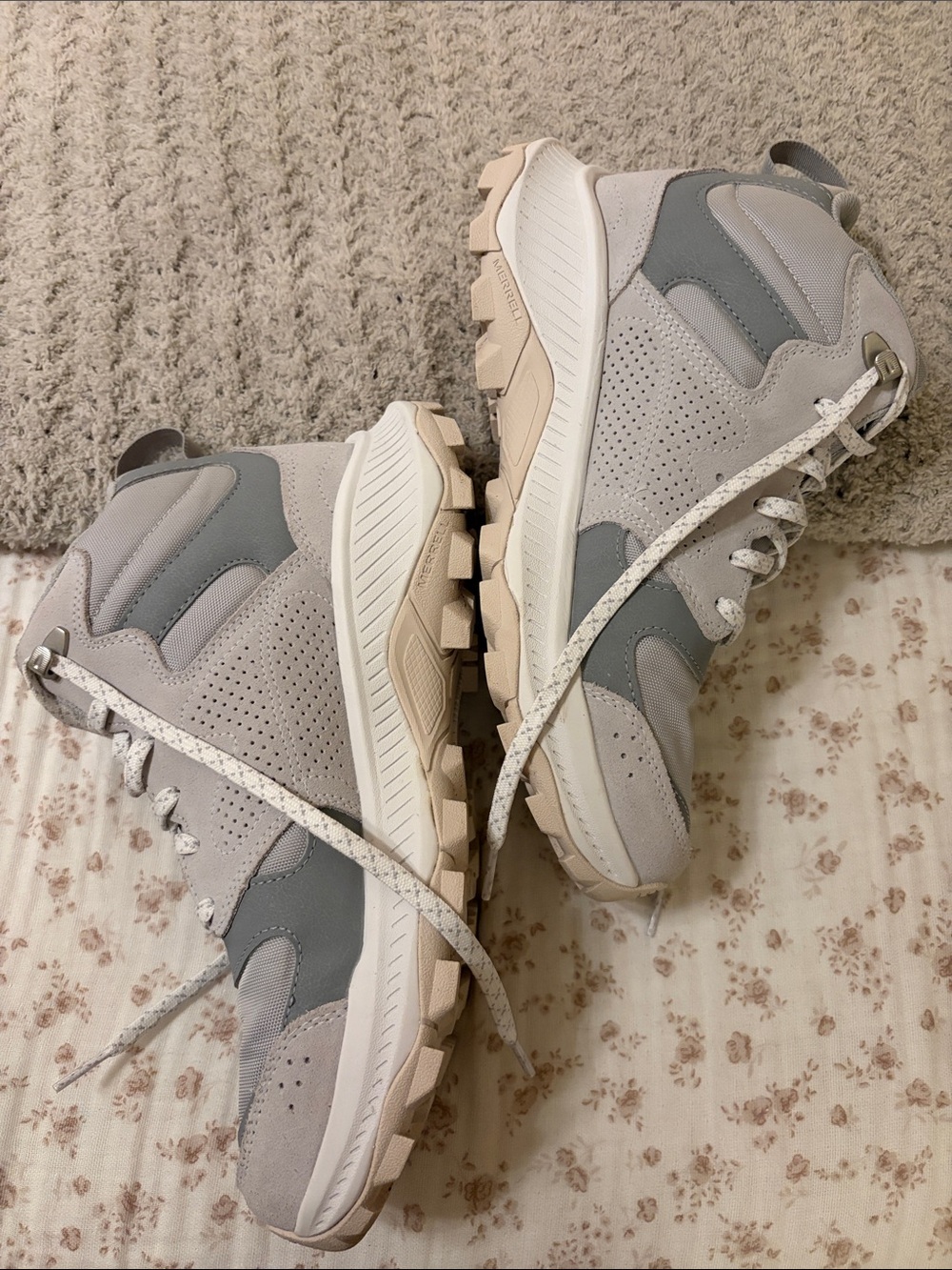 Merrell Women's Light Gray Athletic Hiking Sneakers - Picture 13 of 15